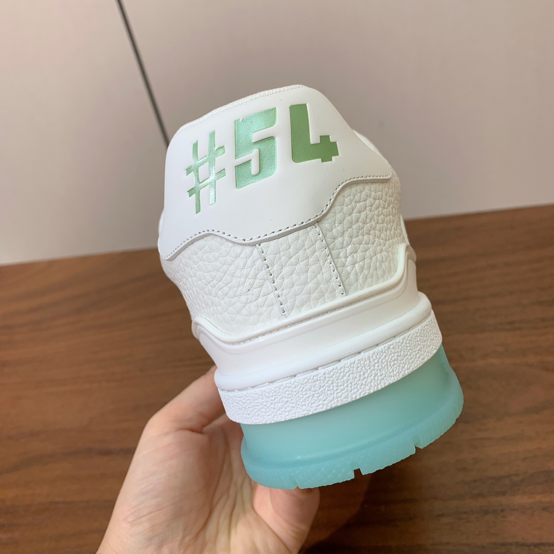 顶级品质🔸L*****V🔸TRAINER最好看的运动鞋。原版1:1精准复刻、细节很无敌、诚意满满、进口定