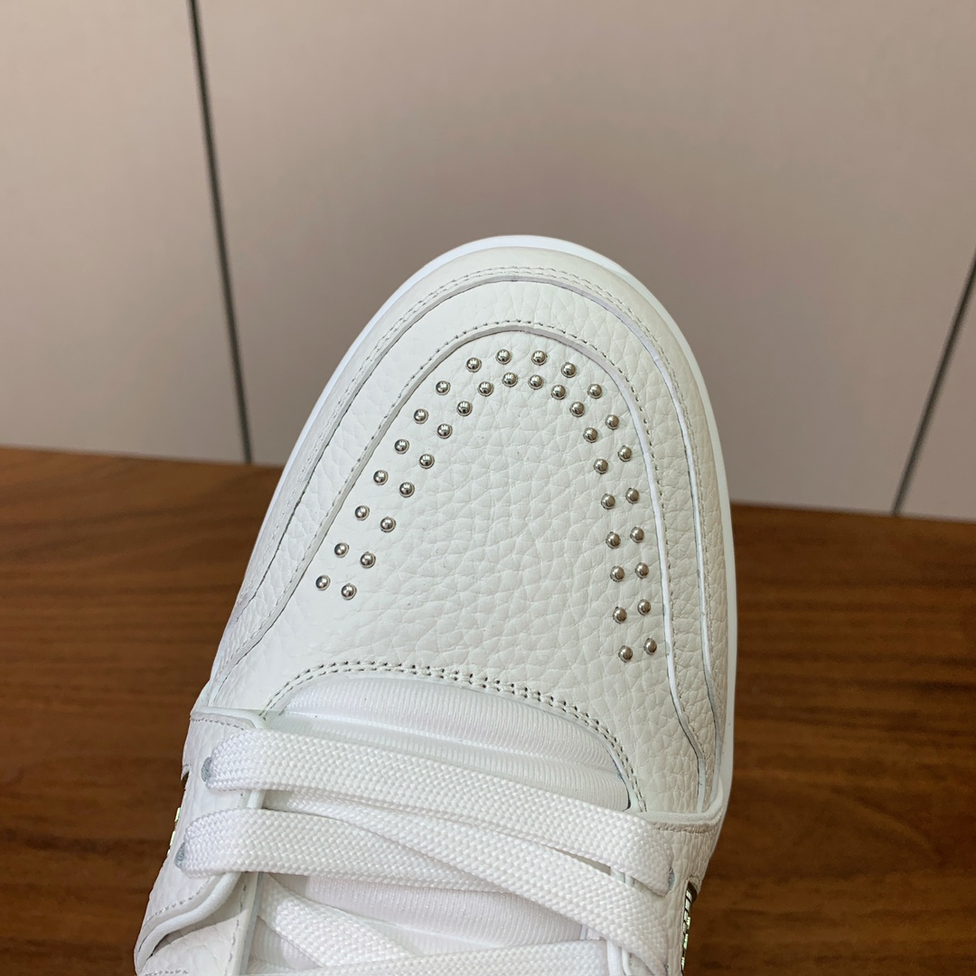 顶级品质🔸L*****V🔸TRAINER最好看的运动鞋。原版1:1精准复刻、细节很无敌、诚意满满、进口定