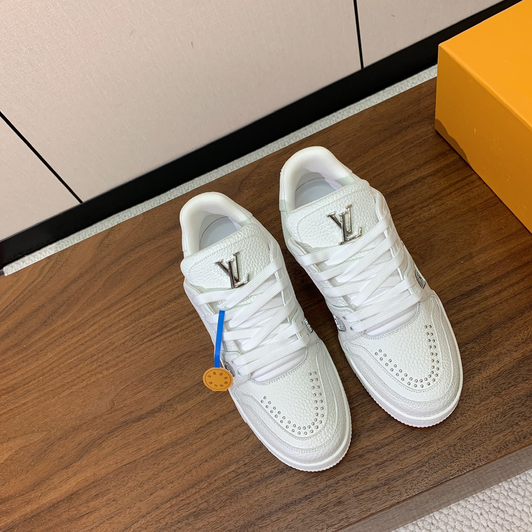 顶级品质🔸L*****V🔸TRAINER最好看的运动鞋。原版1:1精准复刻、细节很无敌、诚意满满、进口定