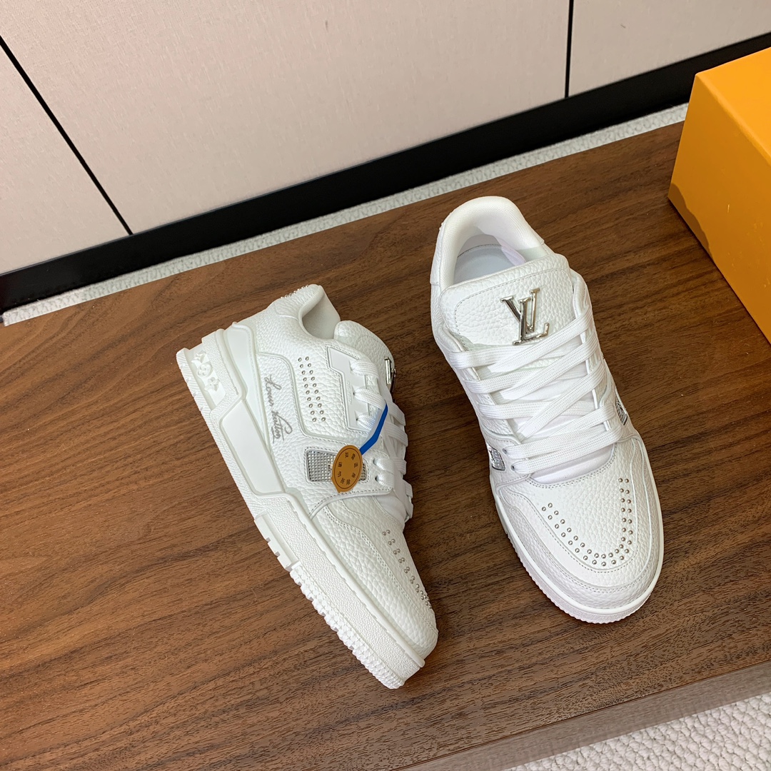 顶级品质🔸L*****V🔸TRAINER最好看的运动鞋。原版1:1精准复刻、细节很无敌、诚意满满、进口定