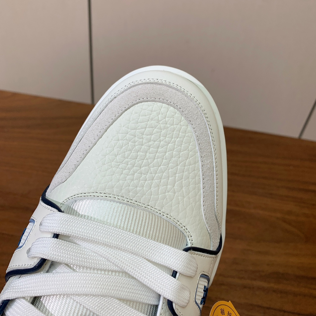 顶级品质🔸L*****V🔸TRAINER最好看的运动鞋。原版1:1精准复刻、细节很无敌、诚意满满、进口定