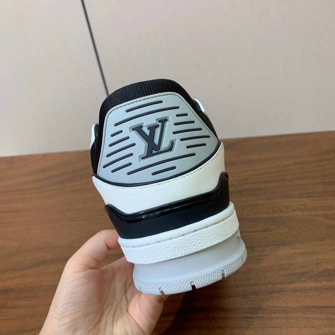 顶级品质🔸L*****V🔸TRAINER最好看的运动鞋。原版1:1精准复刻、细节很无敌、诚意满满、进口定