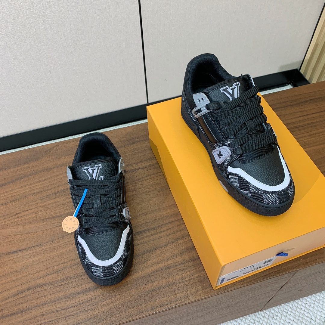 顶级品质🔸L*****V🔸TRAINER最好看的运动鞋。原版1:1精准复刻、细节很无敌、诚意满满、进口定