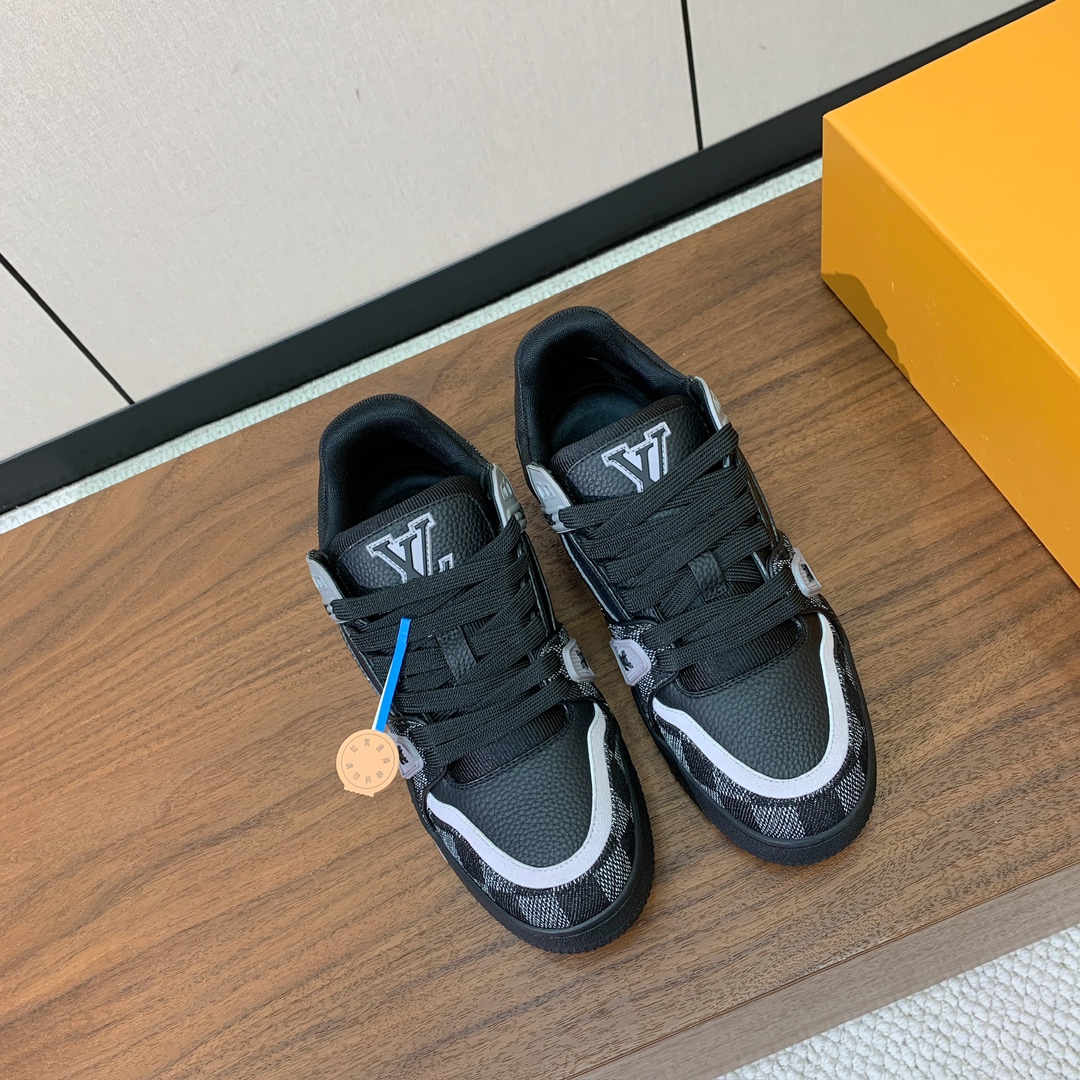 顶级品质🔸L*****V🔸TRAINER最好看的运动鞋。原版1:1精准复刻、细节很无敌、诚意满满、进口定