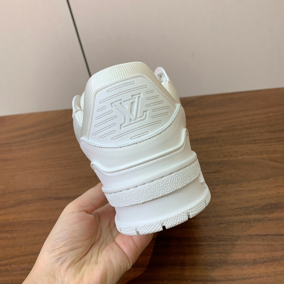 顶级品质🔸L*****V🔸TRAINER最好看的运动鞋。原版1:1精准复刻、细节很无敌、诚意满满、进口定