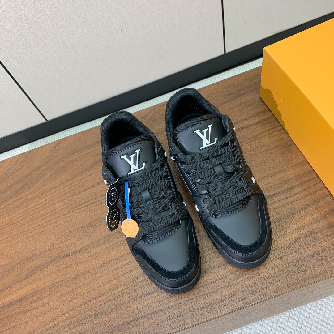 顶级品质🔸L*****V🔸TRAINER最好看的运动鞋。原版1:1精准复刻、细节很无敌、诚意满满、进口定