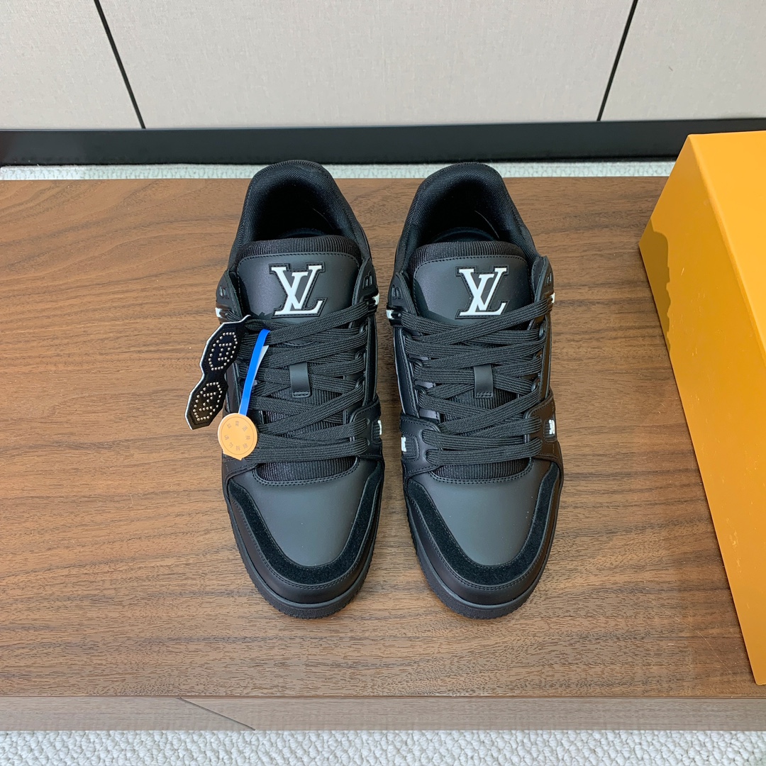 顶级品质🔸L*****V🔸TRAINER最好看的运动鞋。原版1:1精准复刻、细节很无敌、诚意满满、进口定
