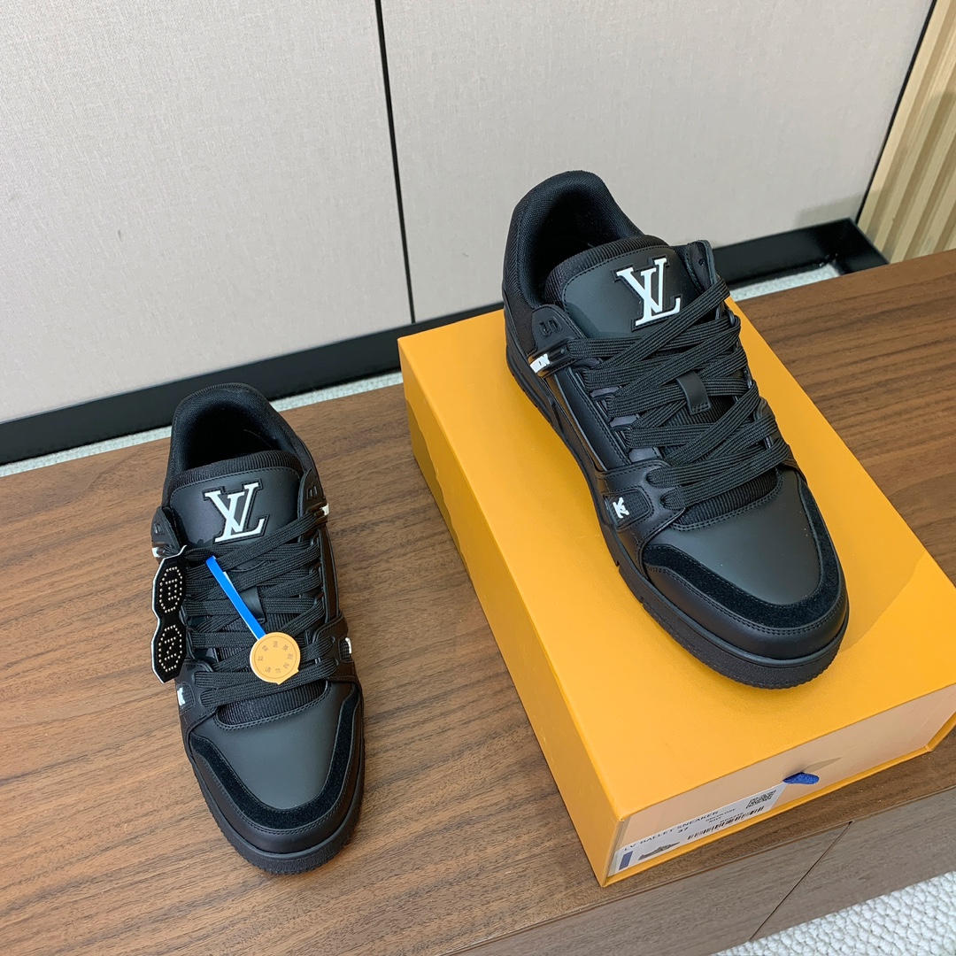 顶级品质🔸L*****V🔸TRAINER最好看的运动鞋。原版1:1精准复刻、细节很无敌、诚意满满、进口定