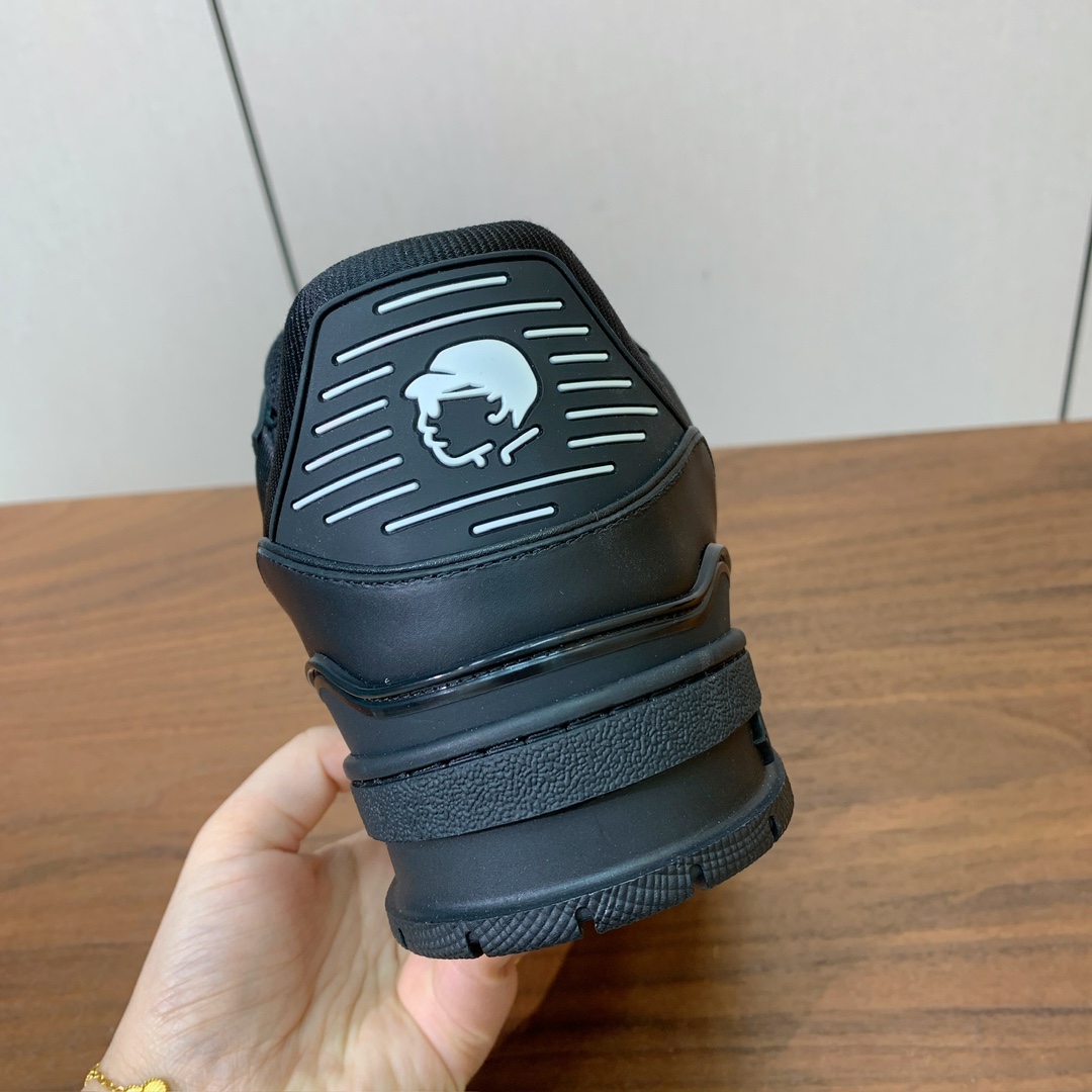 顶级品质🔸L*****V🔸TRAINER最好看的运动鞋。原版1:1精准复刻、细节很无敌、诚意满满、进口定