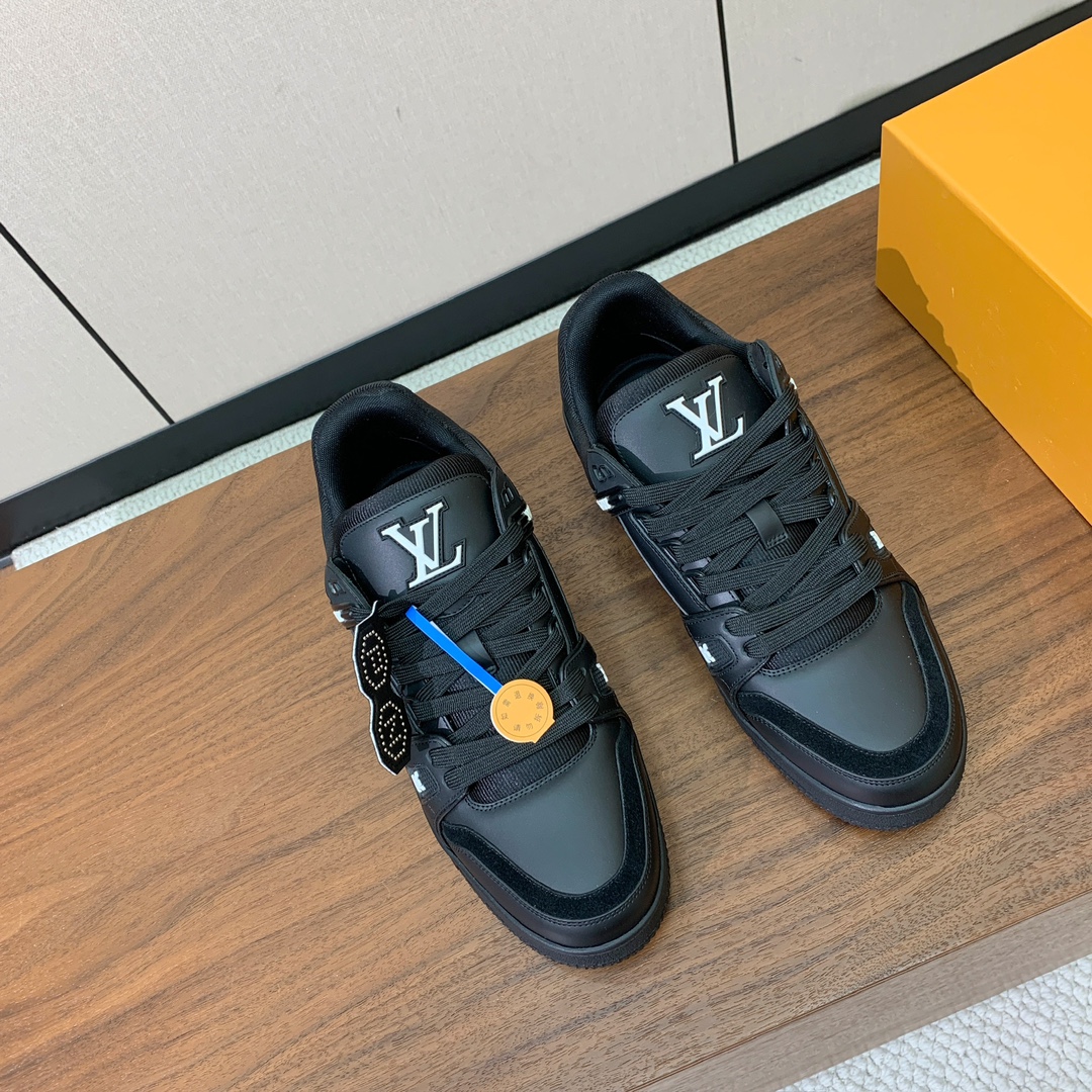 顶级品质🔸L*****V🔸TRAINER最好看的运动鞋。原版1:1精准复刻、细节很无敌、诚意满满、进口定