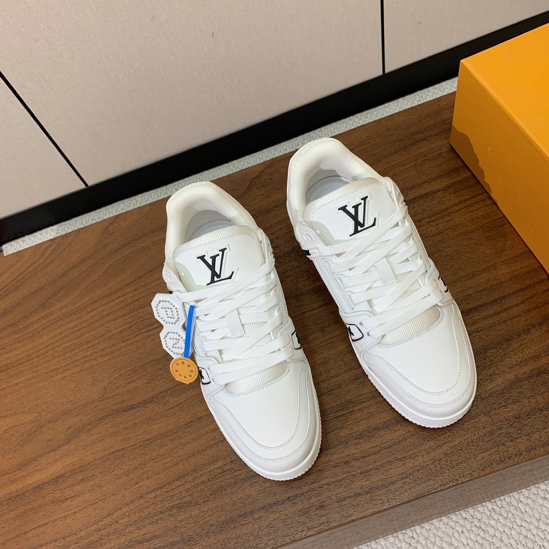 顶级品质🔸L*****V🔸TRAINER最好看的运动鞋。原版1:1精准复刻、细节很无敌、诚意满满、进口定