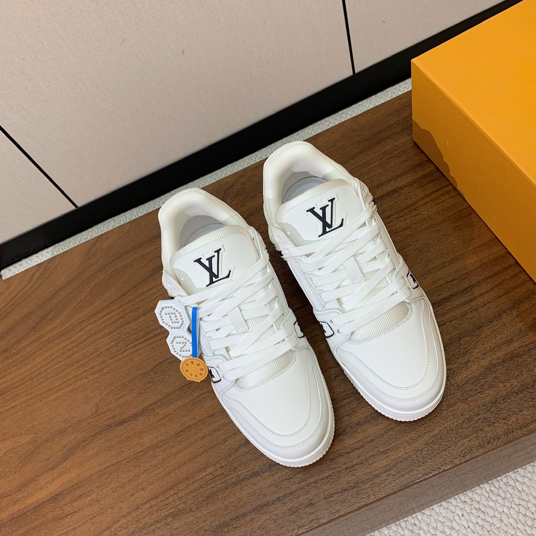 顶级品质🔸L*****V🔸TRAINER最好看的运动鞋。原版1:1精准复刻、细节很无敌、诚意满满、进口定