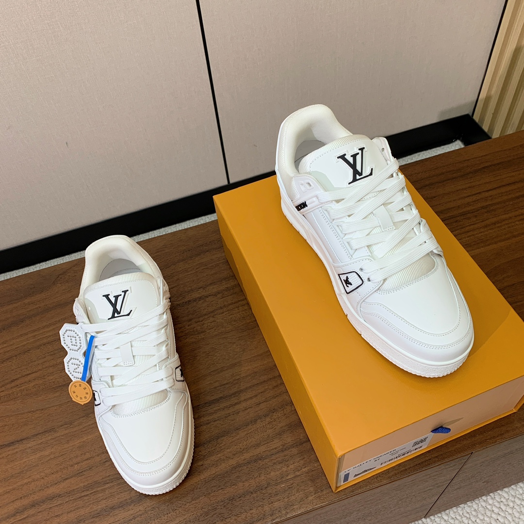 顶级品质🔸L*****V🔸TRAINER最好看的运动鞋。原版1:1精准复刻、细节很无敌、诚意满满、进口定