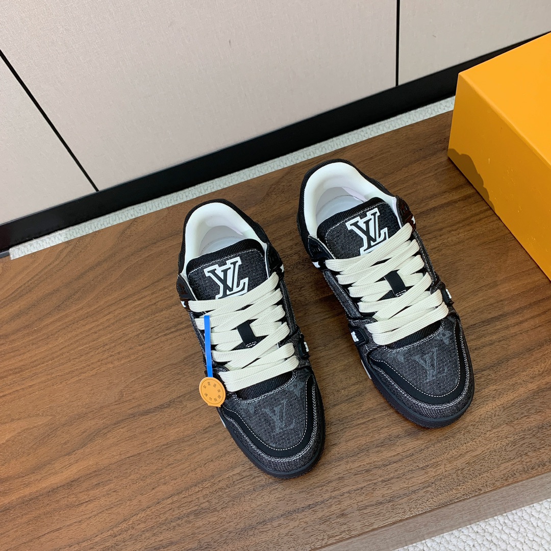 顶级品质🔸L*****V🔸TRAINER最好看的运动鞋。原版1:1精准复刻、细节很无敌、诚意满满、进口定