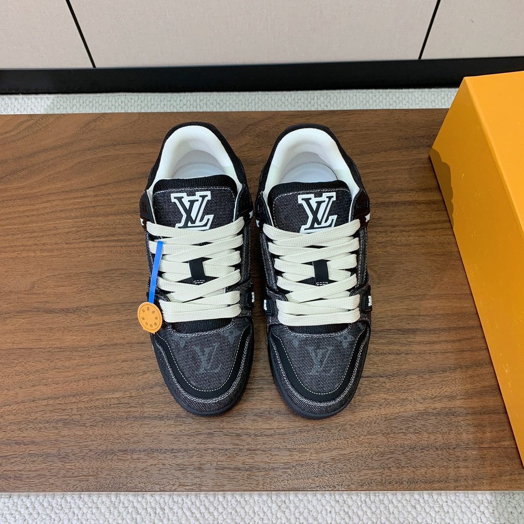 顶级品质🔸L*****V🔸TRAINER最好看的运动鞋。原版1:1精准复刻、细节很无敌、诚意满满、进口定