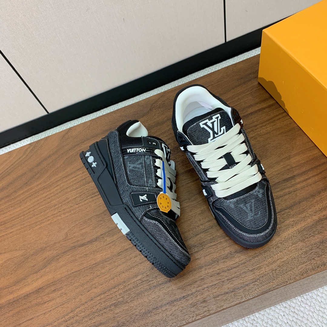 顶级品质🔸L*****V🔸TRAINER最好看的运动鞋。原版1:1精准复刻、细节很无敌、诚意满满、进口定