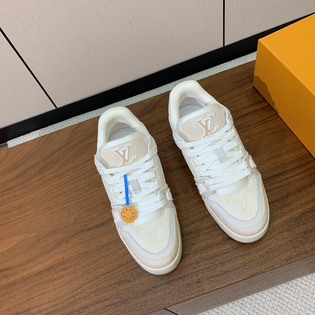 顶级品质🔸L*****V🔸TRAINER最好看的运动鞋。原版1:1精准复刻、细节很无敌、诚意满满、进口定