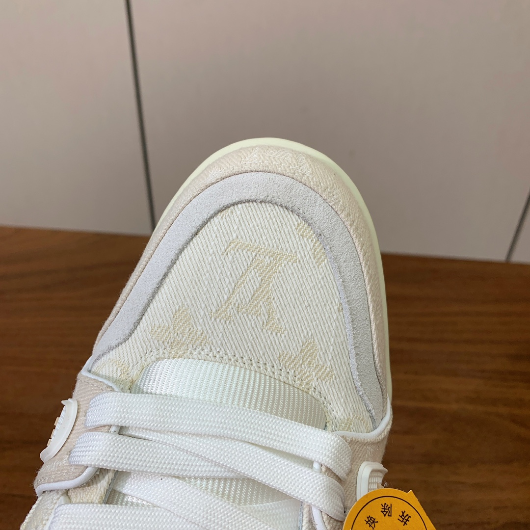 顶级品质🔸L*****V🔸TRAINER最好看的运动鞋。原版1:1精准复刻、细节很无敌、诚意满满、进口定