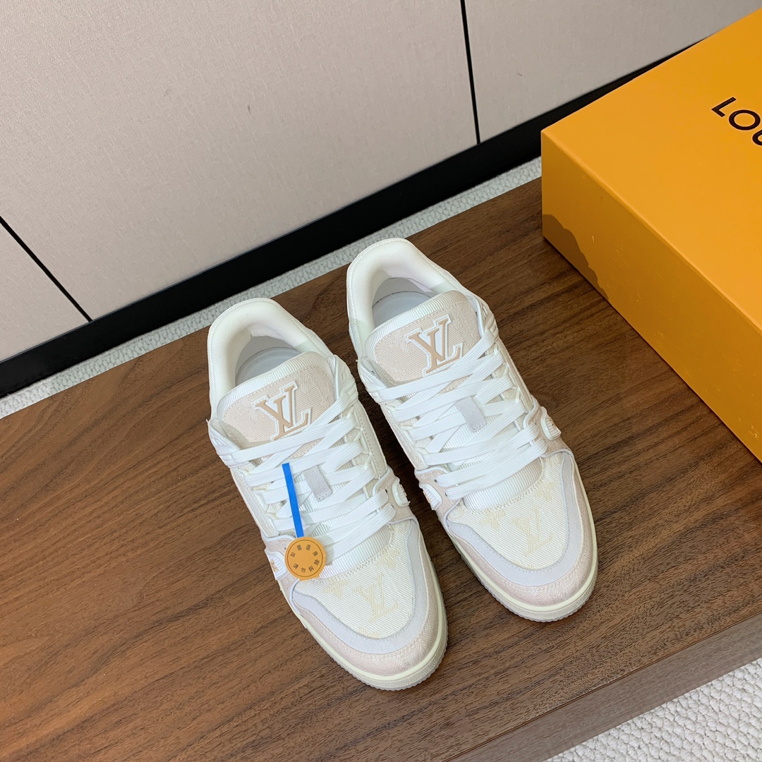 顶级品质🔸L*****V🔸TRAINER最好看的运动鞋。原版1:1精准复刻、细节很无敌、诚意满满、进口定