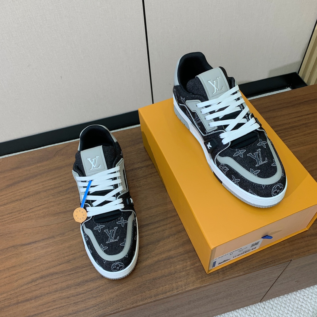 顶级品质🔸L*****V🔸TRAINER最好看的运动鞋。原版1:1精准复刻、细节很无敌、诚意满满、进口定