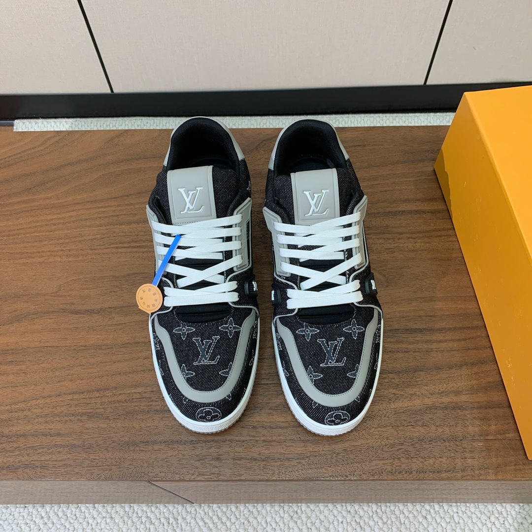 顶级品质🔸L*****V🔸TRAINER最好看的运动鞋。原版1:1精准复刻、细节很无敌、诚意满满、进口定