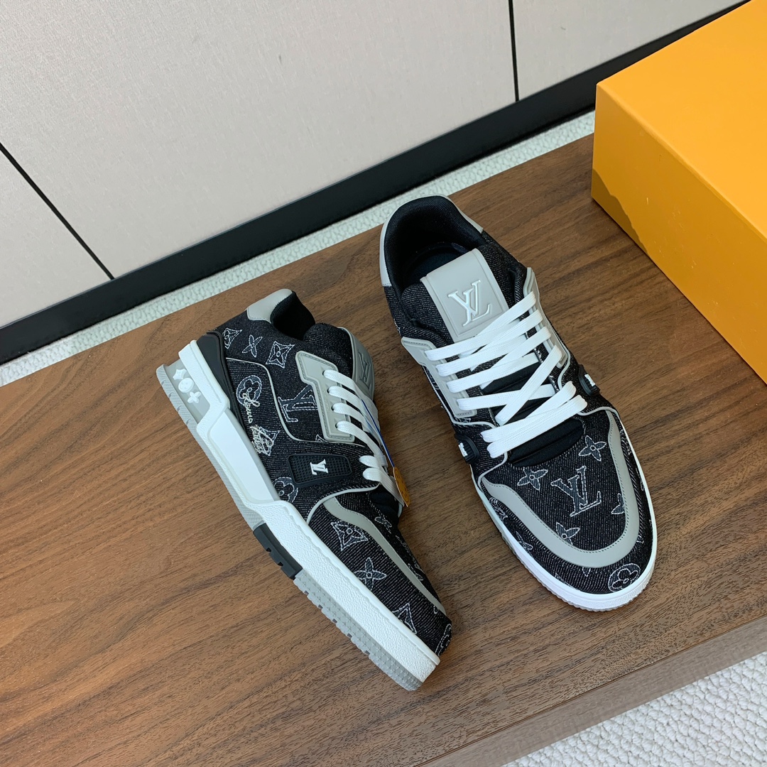 顶级品质🔸L*****V🔸TRAINER最好看的运动鞋。原版1:1精准复刻、细节很无敌、诚意满满、进口定