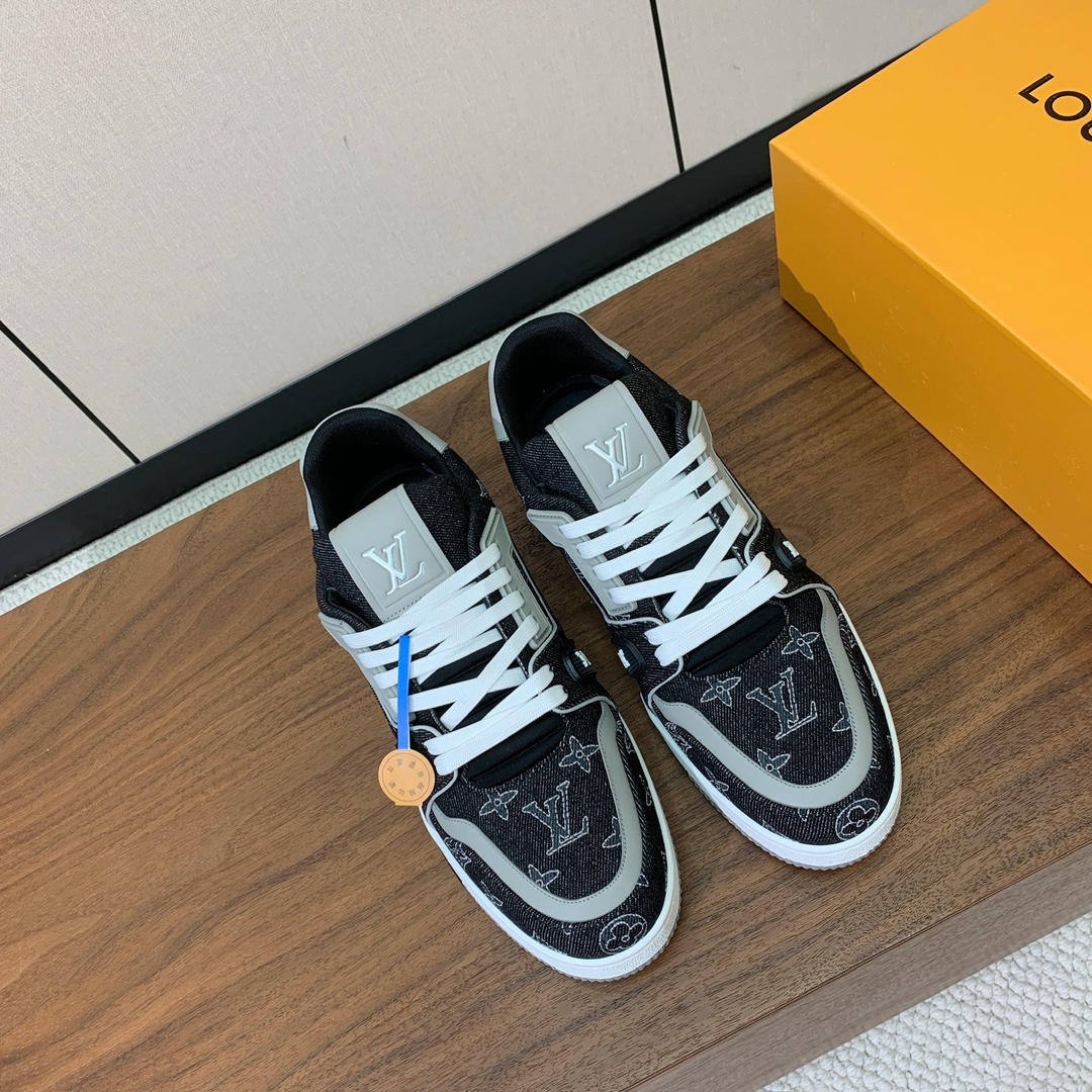 顶级品质🔸L*****V🔸TRAINER最好看的运动鞋。原版1:1精准复刻、细节很无敌、诚意满满、进口定