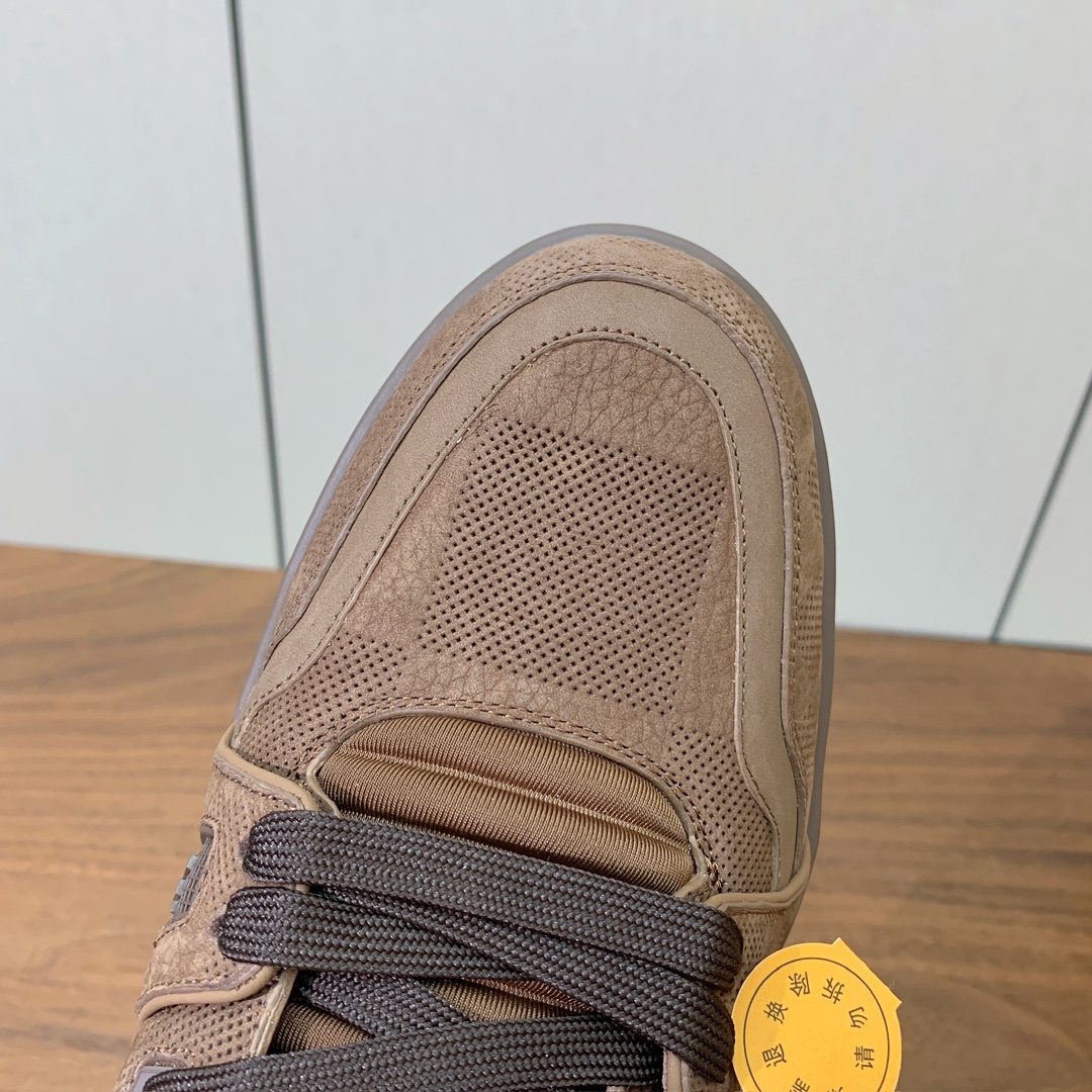 顶级品质🔸L*****V🔸TRAINER最好看的运动鞋。原版1:1精准复刻、细节很无敌、诚意满满、进口定