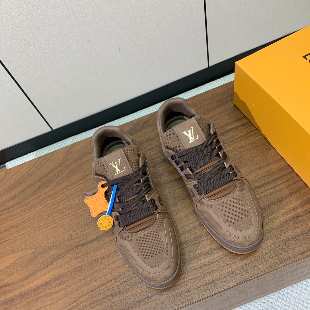 顶级品质🔸L*****V🔸TRAINER最好看的运动鞋。原版1:1精准复刻、细节很无敌、诚意满满、进口定