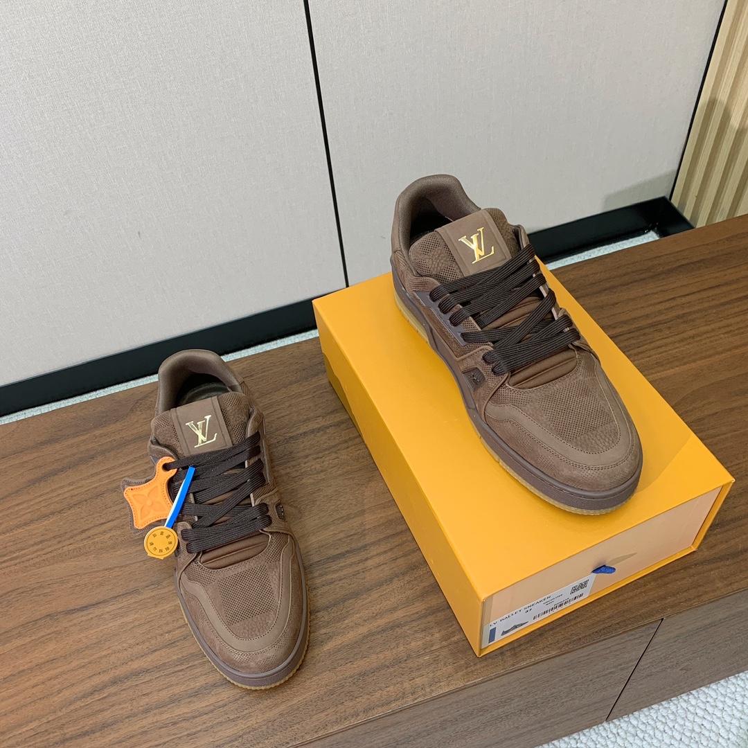 顶级品质🔸L*****V🔸TRAINER最好看的运动鞋。原版1:1精准复刻、细节很无敌、诚意满满、进口定