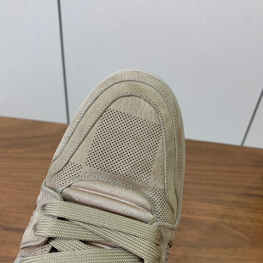 顶级品质🔸L*****V🔸TRAINER最好看的运动鞋。原版1:1精准复刻、细节很无敌、诚意满满、进口定