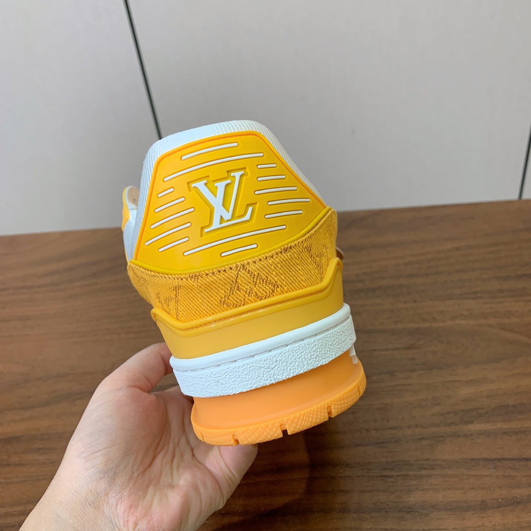 顶级品质🔸L*****V🔸TRAINER最好看的运动鞋。原版1:1精准复刻、细节很无敌、诚意满满、进口定