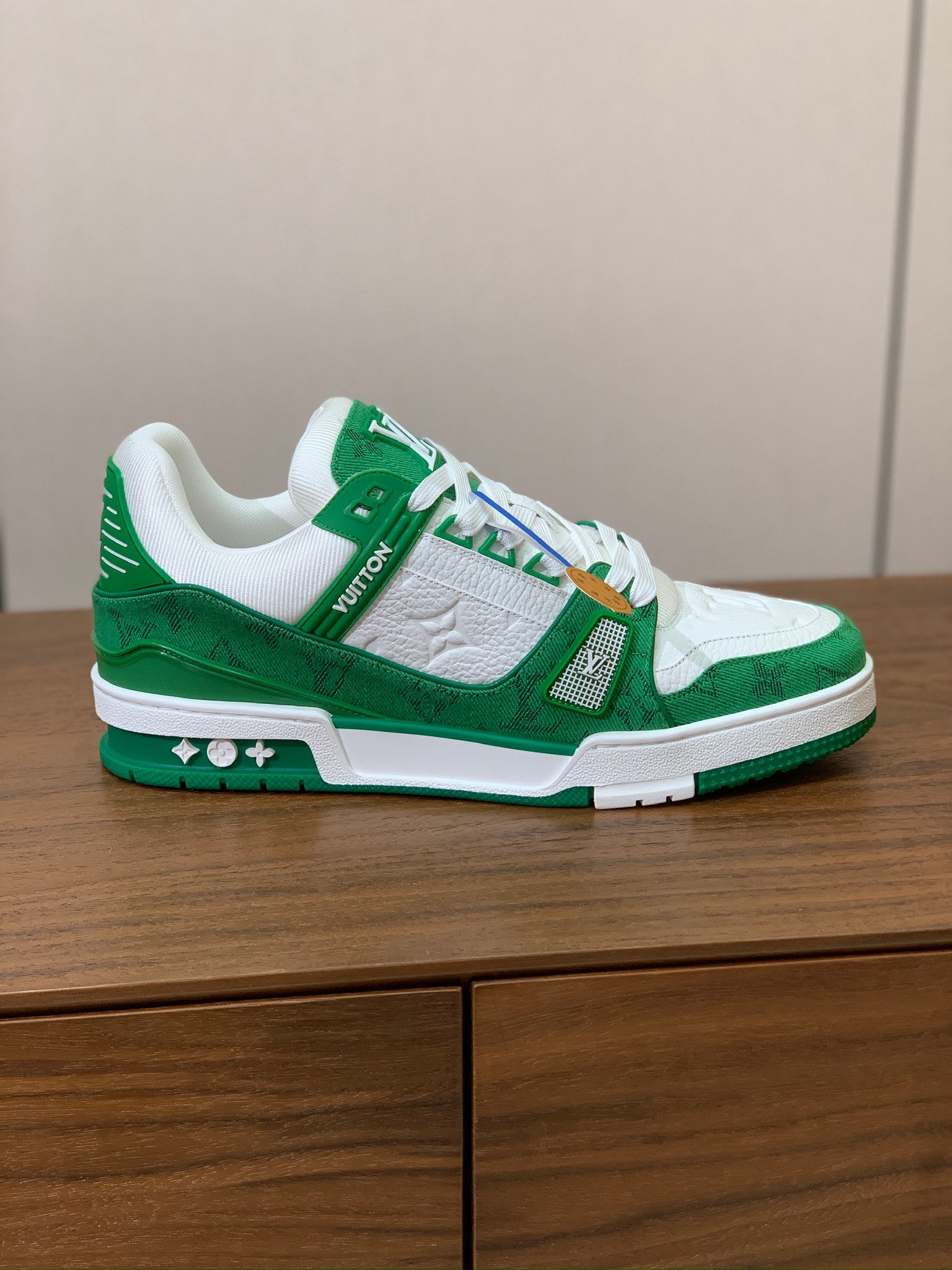 顶级品质🔸L*****V🔸TRAINER最好看的运动鞋。原版1:1精准复刻、细节很无敌、诚意满满、进口定