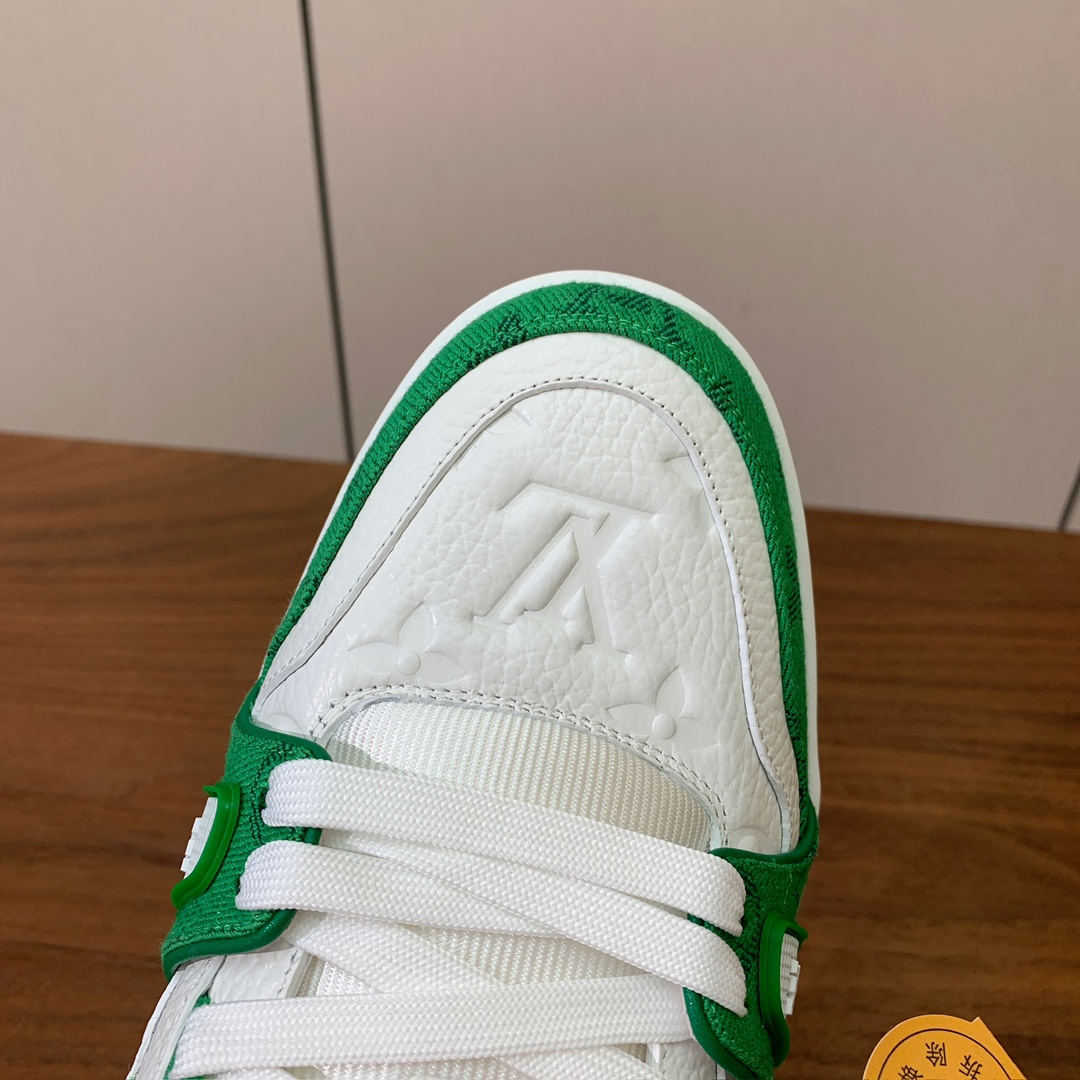 顶级品质🔸L*****V🔸TRAINER最好看的运动鞋。原版1:1精准复刻、细节很无敌、诚意满满、进口定