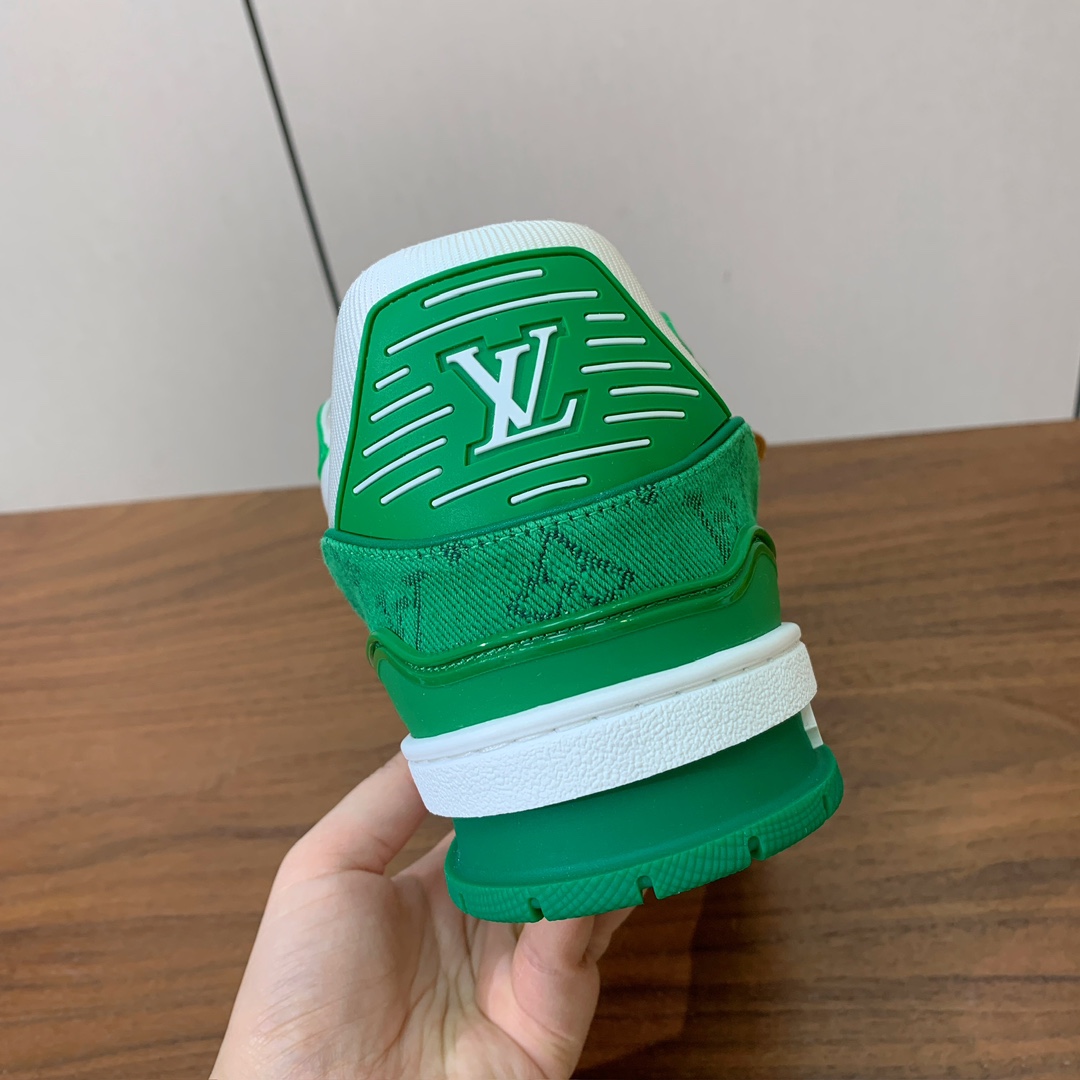 顶级品质🔸L*****V🔸TRAINER最好看的运动鞋。原版1:1精准复刻、细节很无敌、诚意满满、进口定