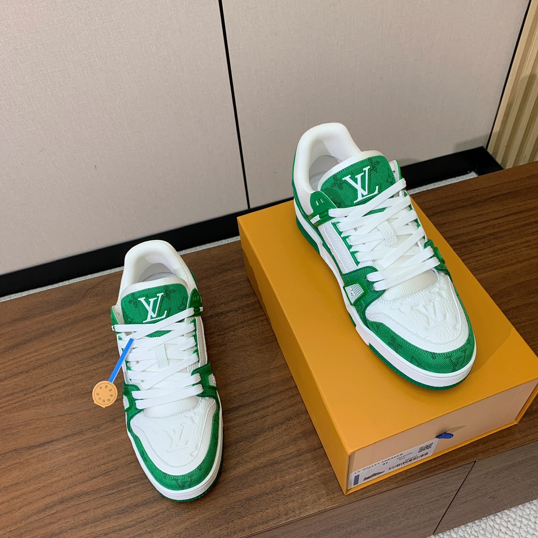 顶级品质🔸L*****V🔸TRAINER最好看的运动鞋。原版1:1精准复刻、细节很无敌、诚意满满、进口定