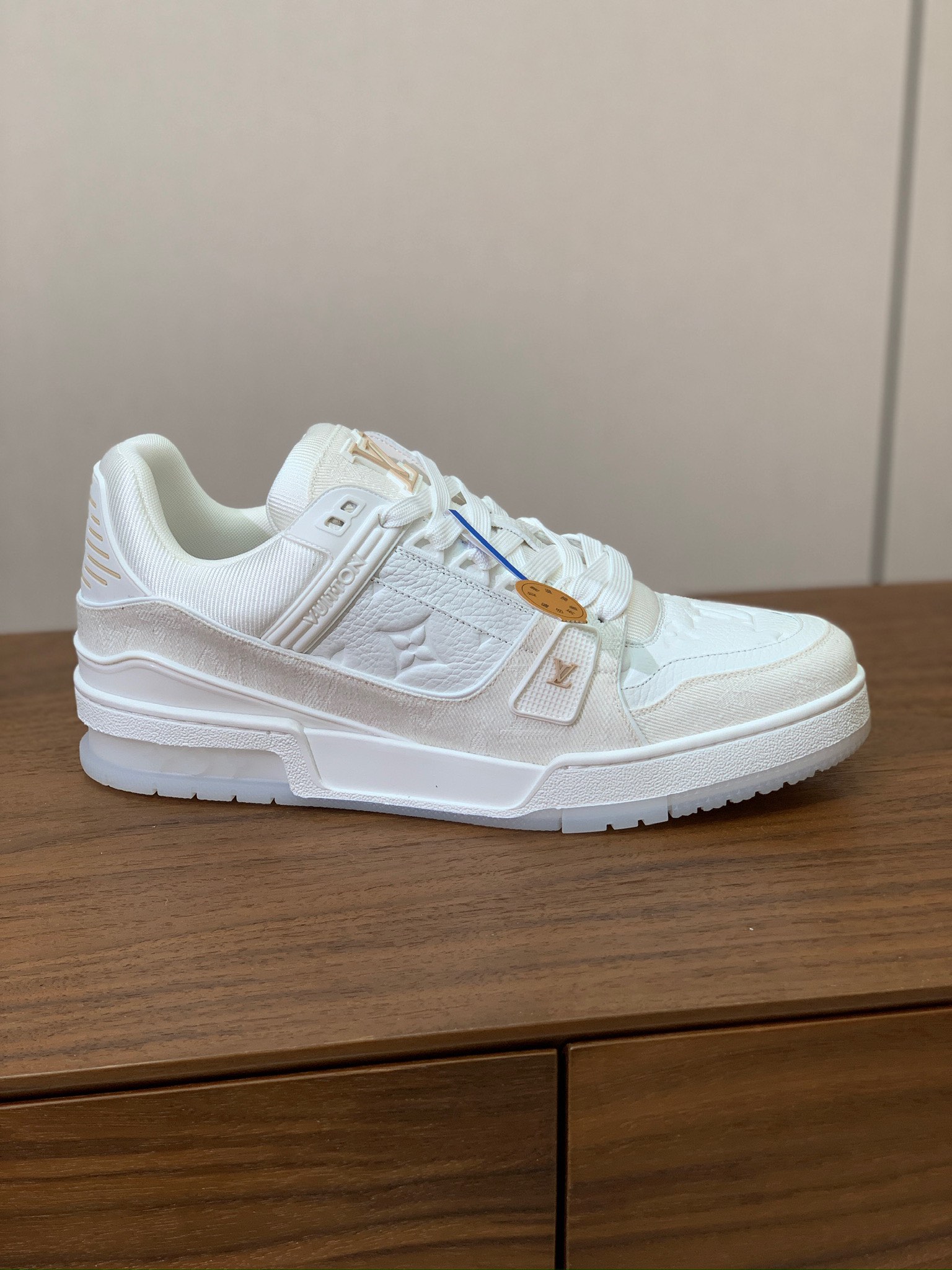 顶级品质🔸L*****V🔸TRAINER最好看的运动鞋。原版1:1精准复刻、细节很无敌、诚意满满、进口定