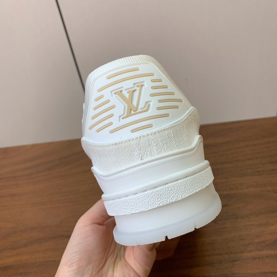 顶级品质🔸L*****V🔸TRAINER最好看的运动鞋。原版1:1精准复刻、细节很无敌、诚意满满、进口定
