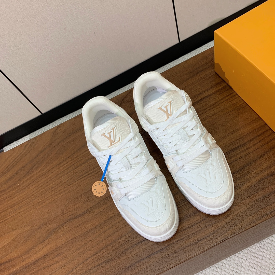 顶级品质🔸L*****V🔸TRAINER最好看的运动鞋。原版1:1精准复刻、细节很无敌、诚意满满、进口定