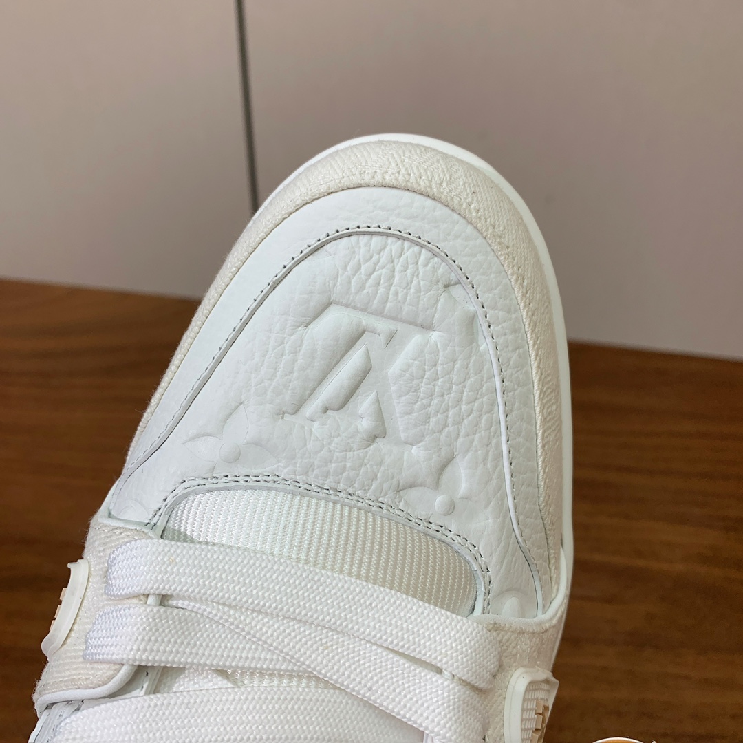 顶级品质🔸L*****V🔸TRAINER最好看的运动鞋。原版1:1精准复刻、细节很无敌、诚意满满、进口定