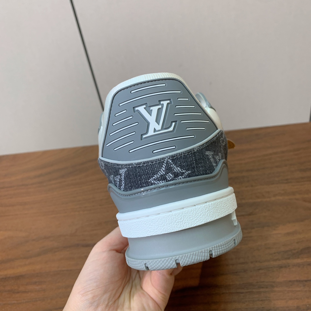 顶级品质🔸L*****V🔸TRAINER最好看的运动鞋。原版1:1精准复刻、细节很无敌、诚意满满、进口定