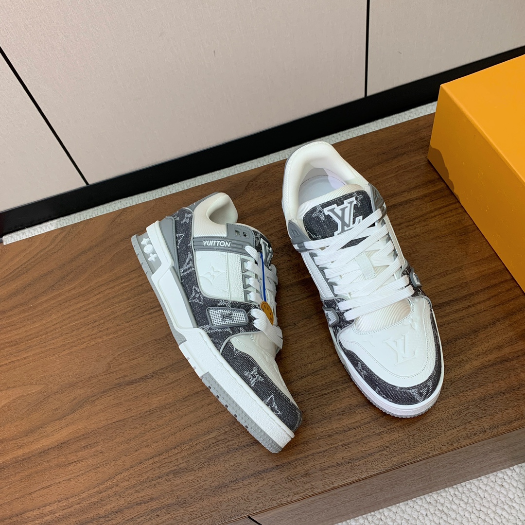 顶级品质🔸L*****V🔸TRAINER最好看的运动鞋。原版1:1精准复刻、细节很无敌、诚意满满、进口定