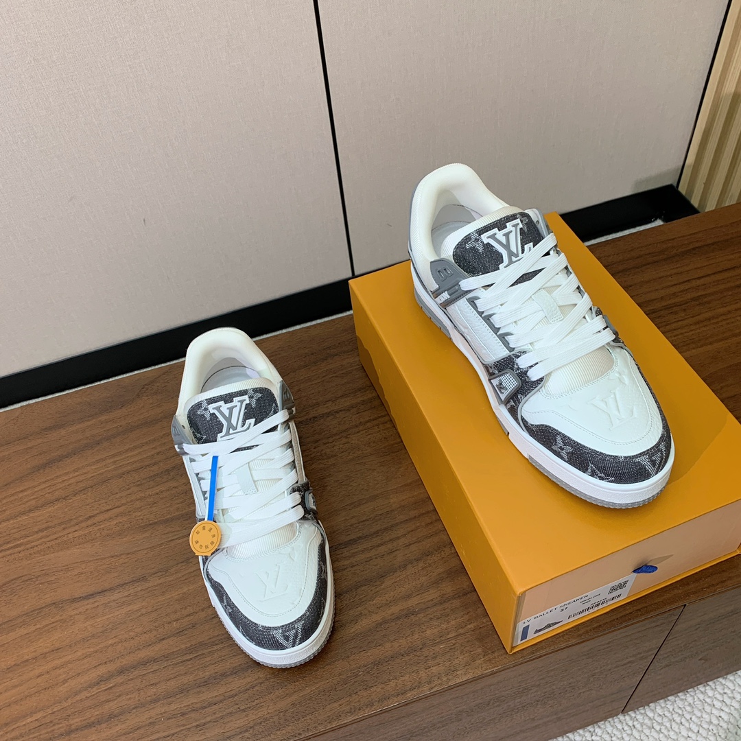 顶级品质🔸L*****V🔸TRAINER最好看的运动鞋。原版1:1精准复刻、细节很无敌、诚意满满、进口定