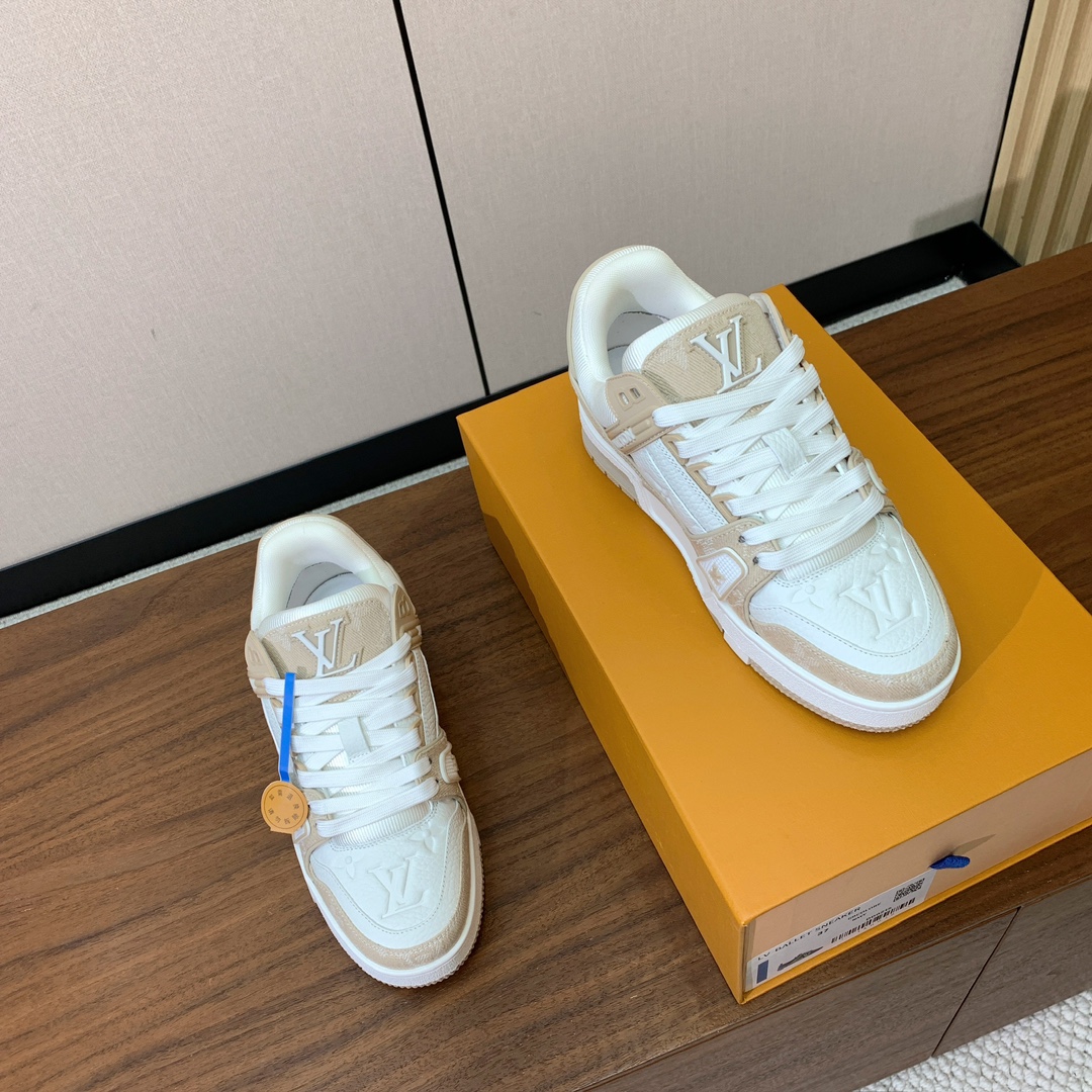 顶级品质🔸L*****V🔸TRAINER最好看的运动鞋。原版1:1精准复刻、细节很无敌、诚意满满、进口定