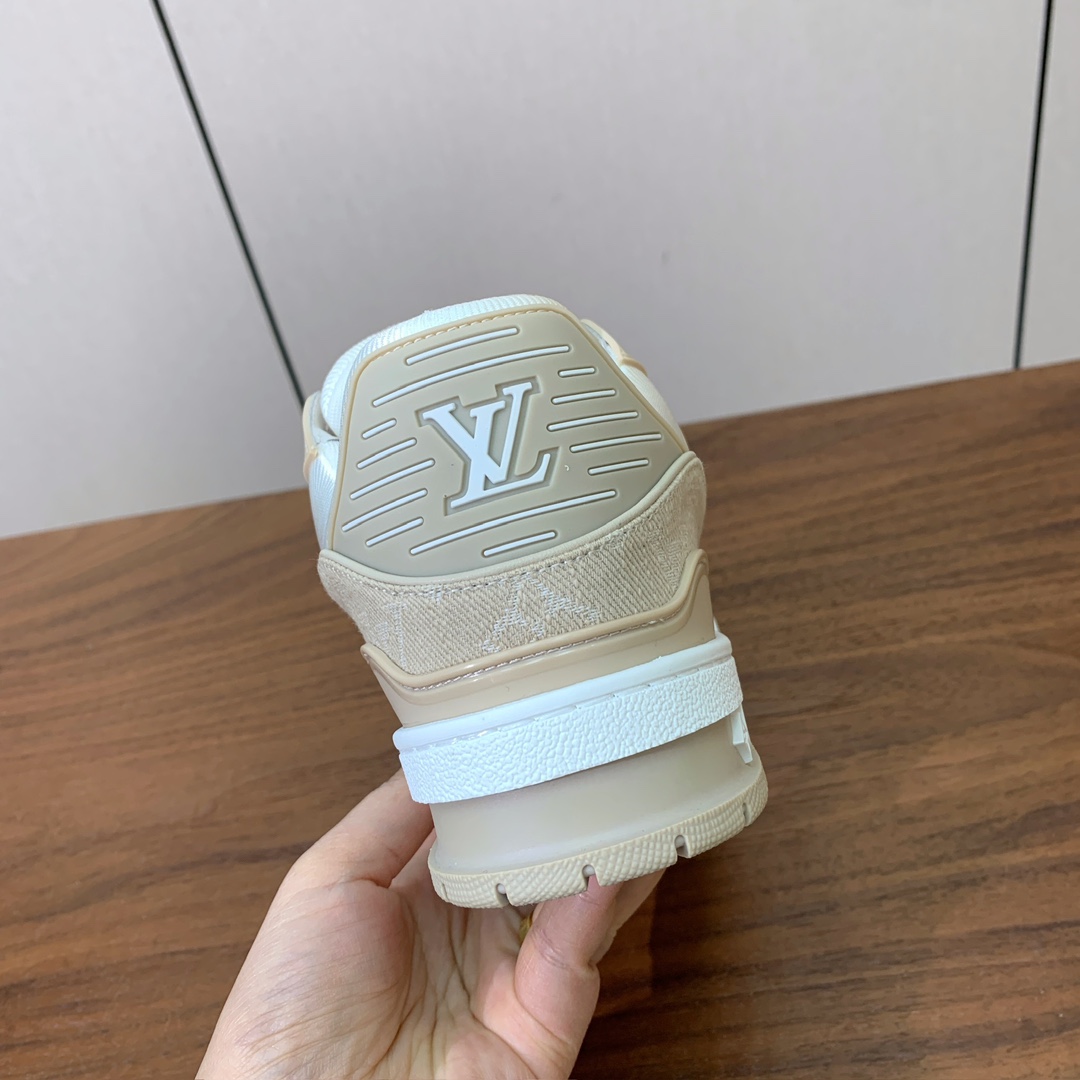 顶级品质🔸L*****V🔸TRAINER最好看的运动鞋。原版1:1精准复刻、细节很无敌、诚意满满、进口定