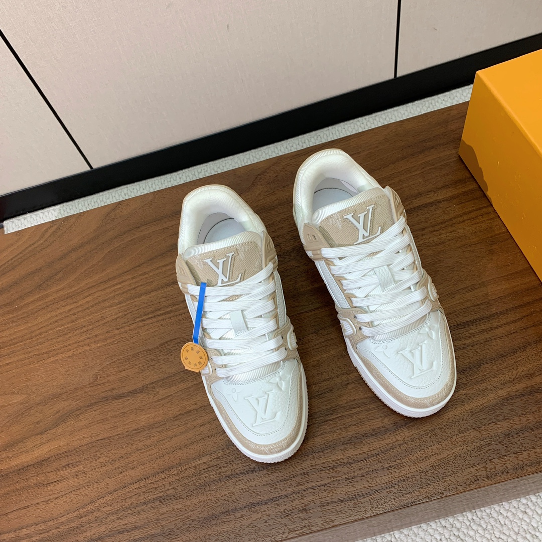 顶级品质🔸L*****V🔸TRAINER最好看的运动鞋。原版1:1精准复刻、细节很无敌、诚意满满、进口定