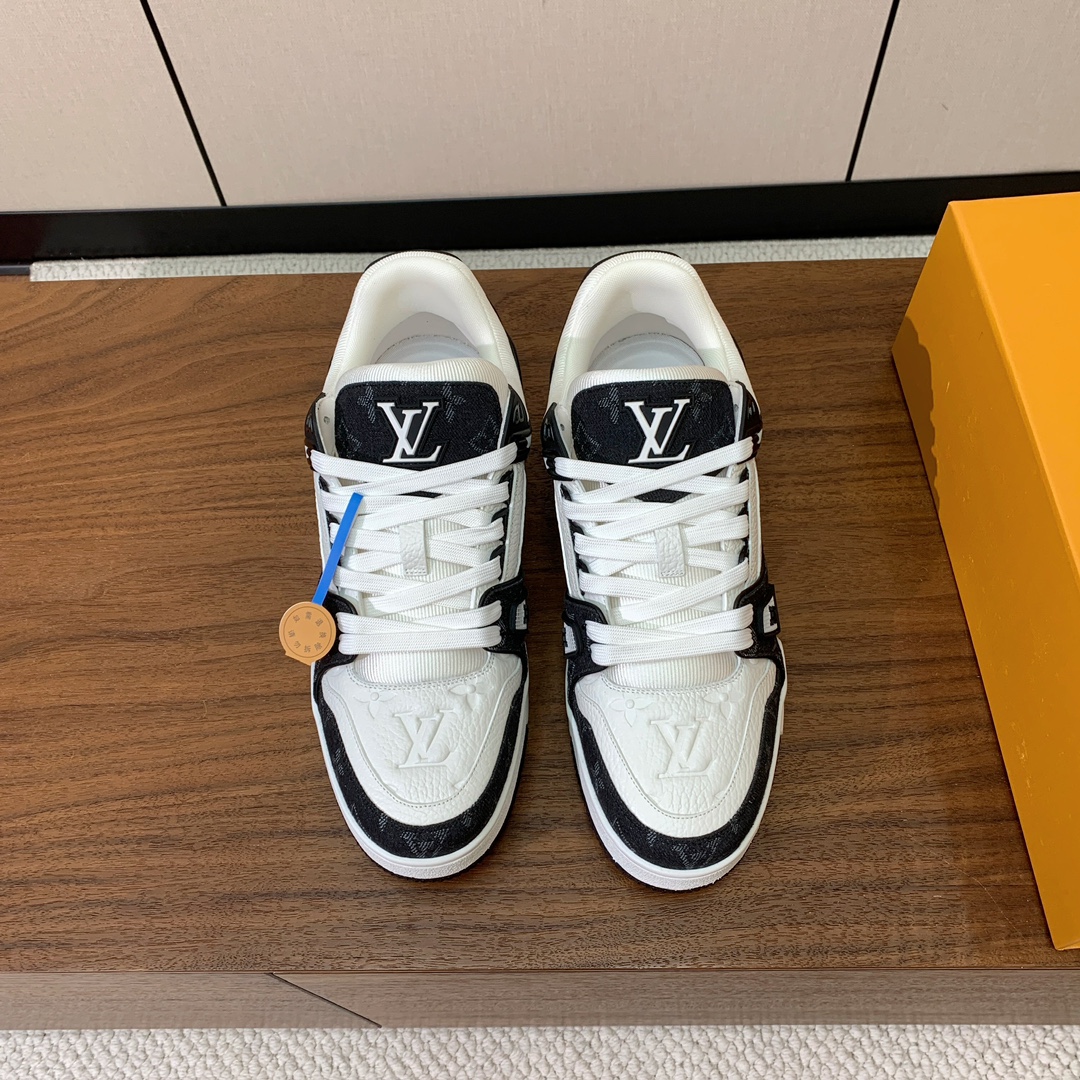 顶级品质🔸L*****V🔸TRAINER最好看的运动鞋。原版1:1精准复刻、细节很无敌、诚意满满、进口定