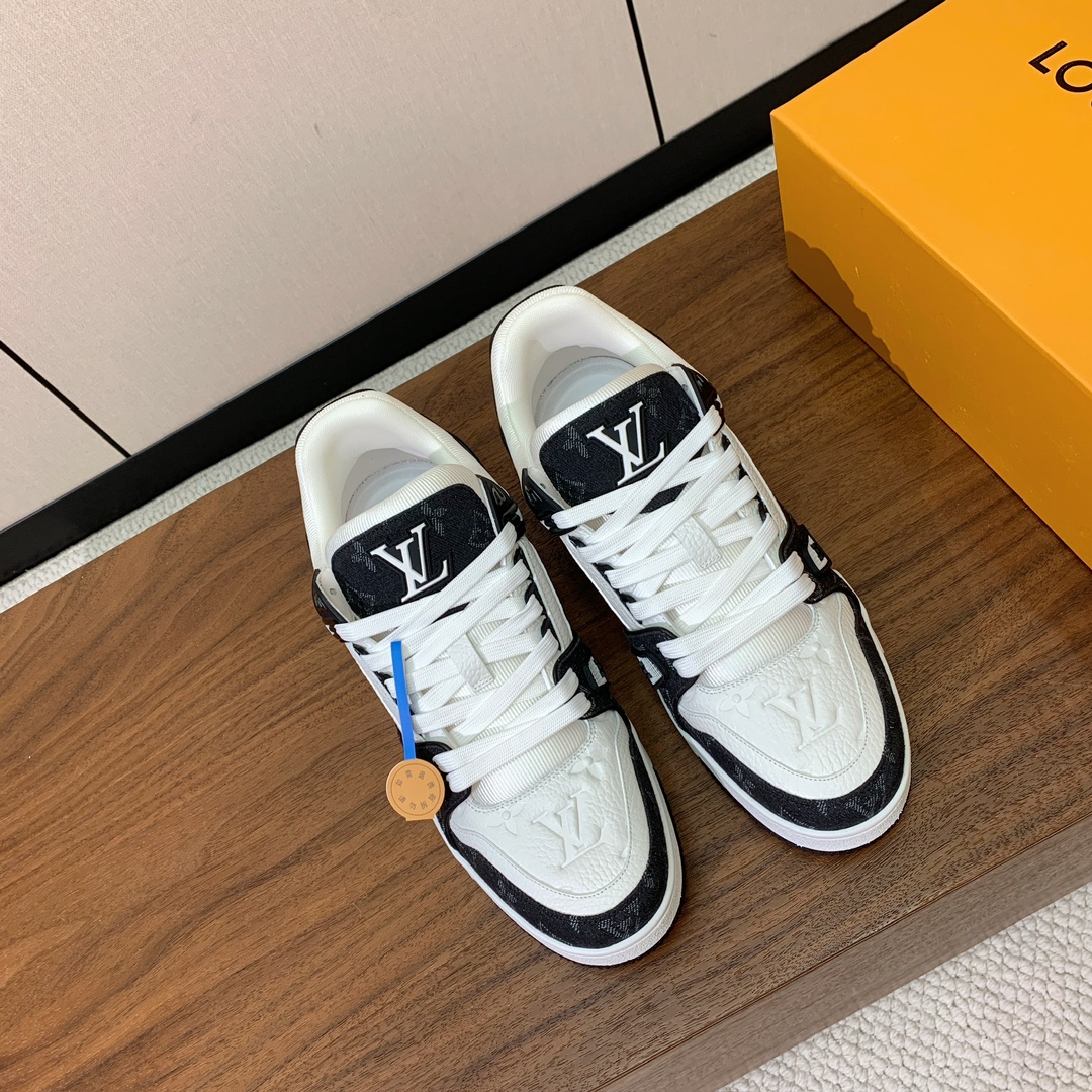 顶级品质🔸L*****V🔸TRAINER最好看的运动鞋。原版1:1精准复刻、细节很无敌、诚意满满、进口定