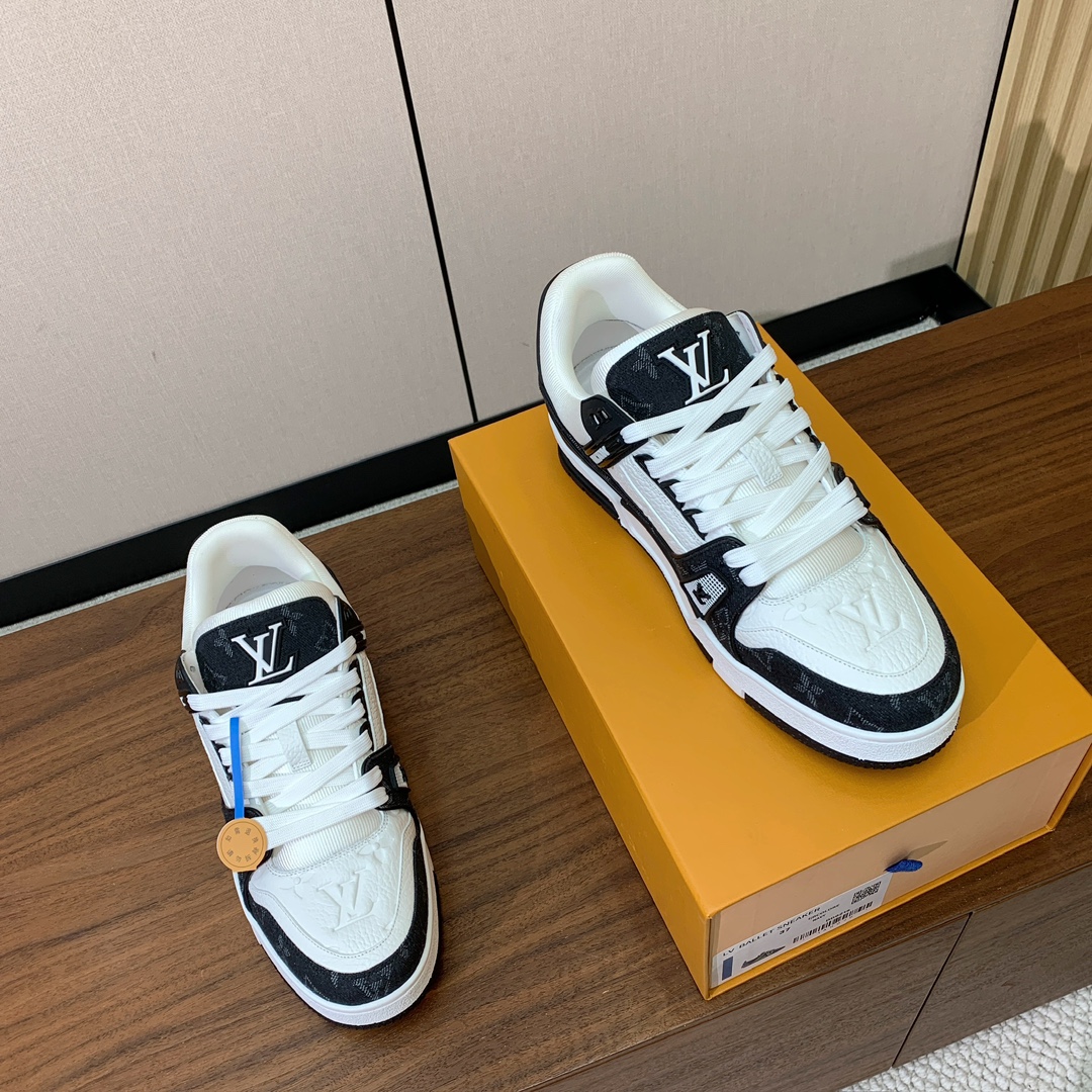 顶级品质🔸L*****V🔸TRAINER最好看的运动鞋。原版1:1精准复刻、细节很无敌、诚意满满、进口定