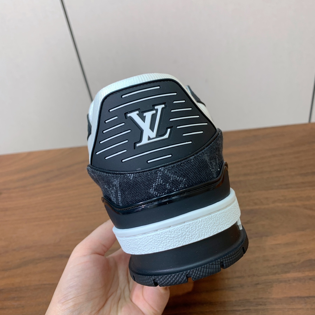 顶级品质🔸L*****V🔸TRAINER最好看的运动鞋。原版1:1精准复刻、细节很无敌、诚意满满、进口定